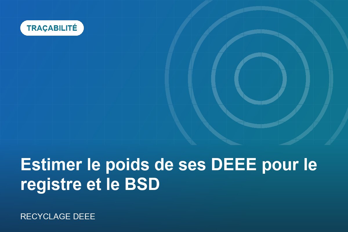 Palette d'équipements informatiques usagés posée sur une balance avant enlèvement