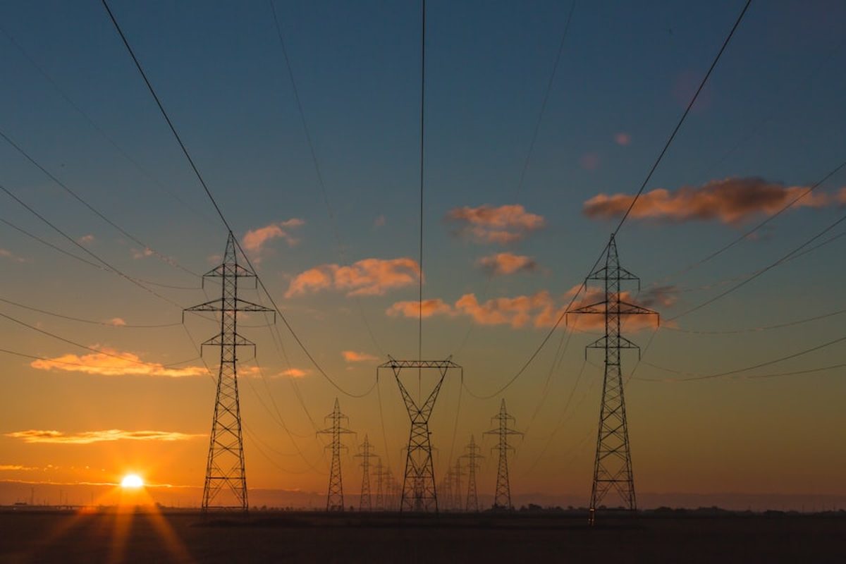 Énergies renouvelables symbolisant la valorisation des DEEE et l'économie circulaire